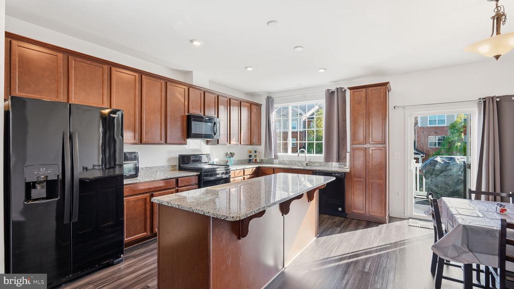 10208 EGRET COURT