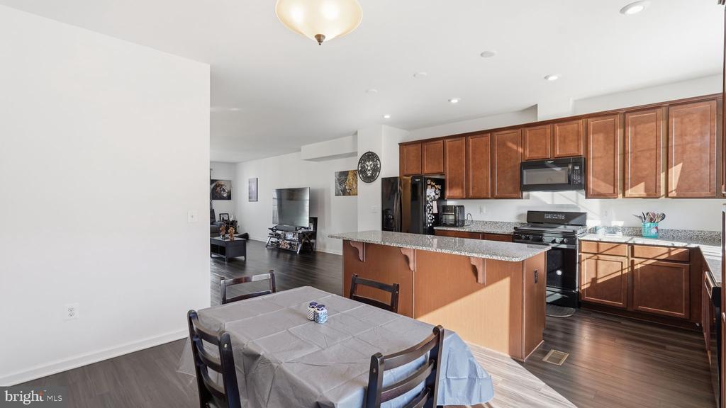 10208 EGRET COURT
