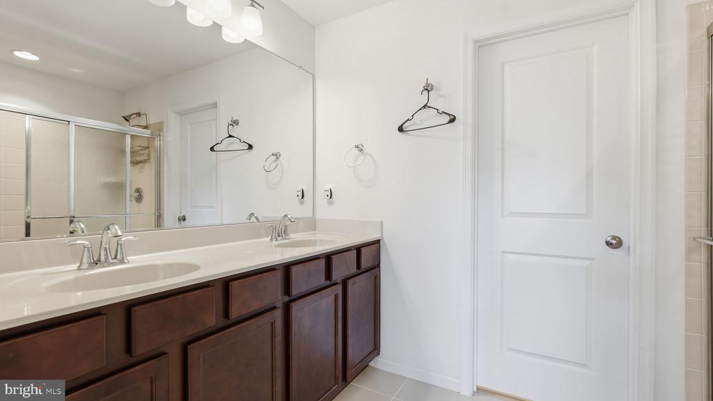 10208 EGRET COURT