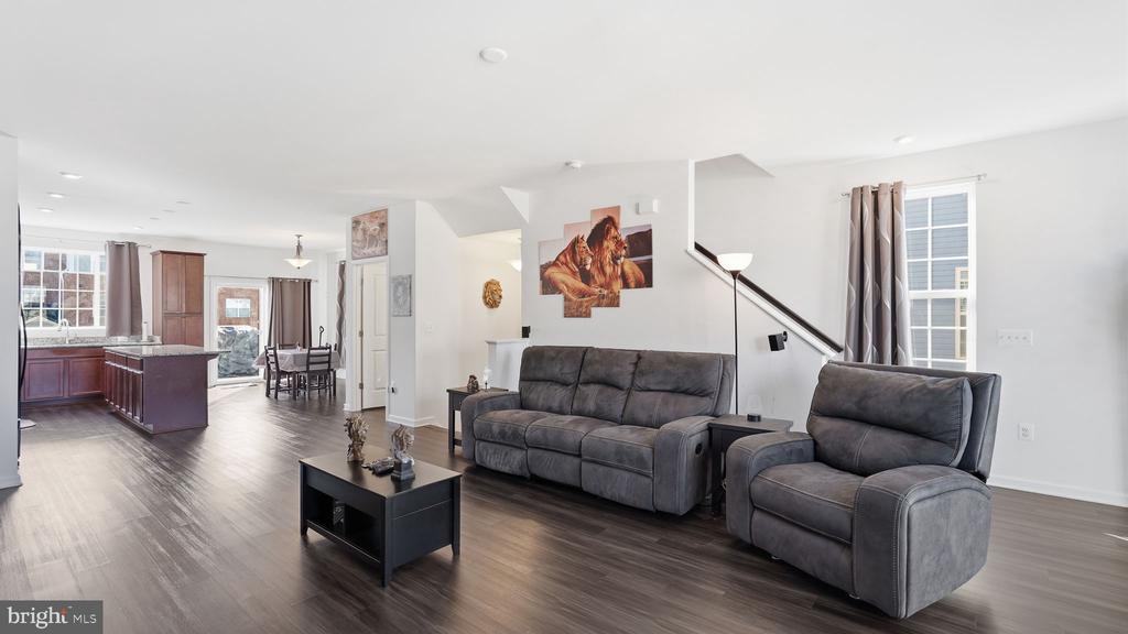10208 EGRET COURT