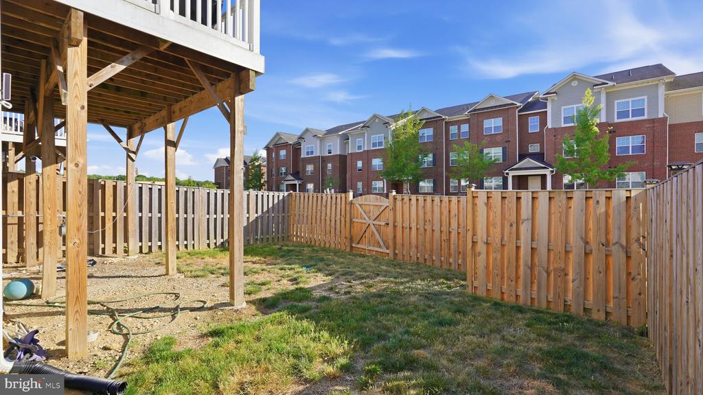 10208 EGRET COURT