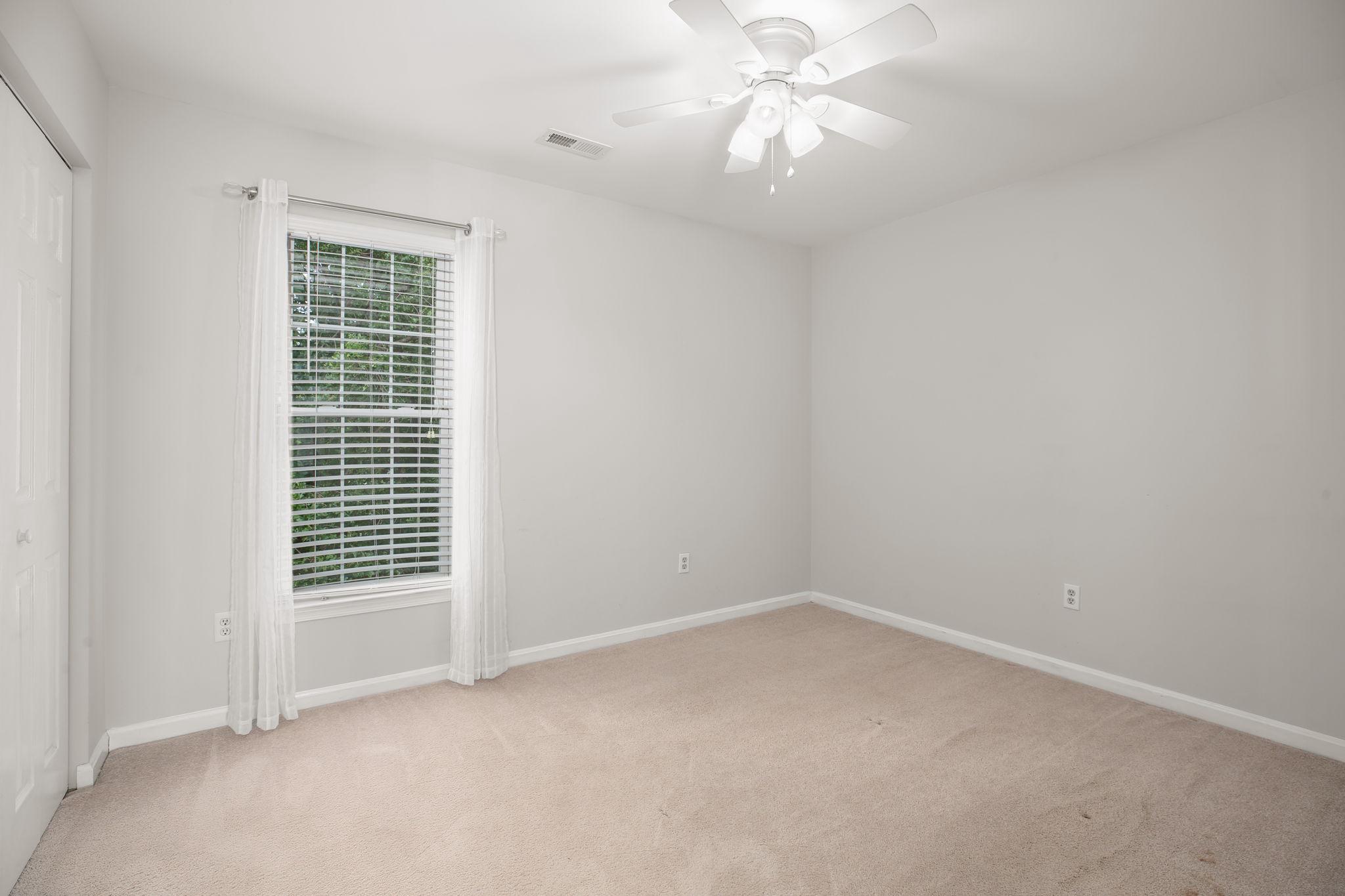 10205 N HAMPTON LANE