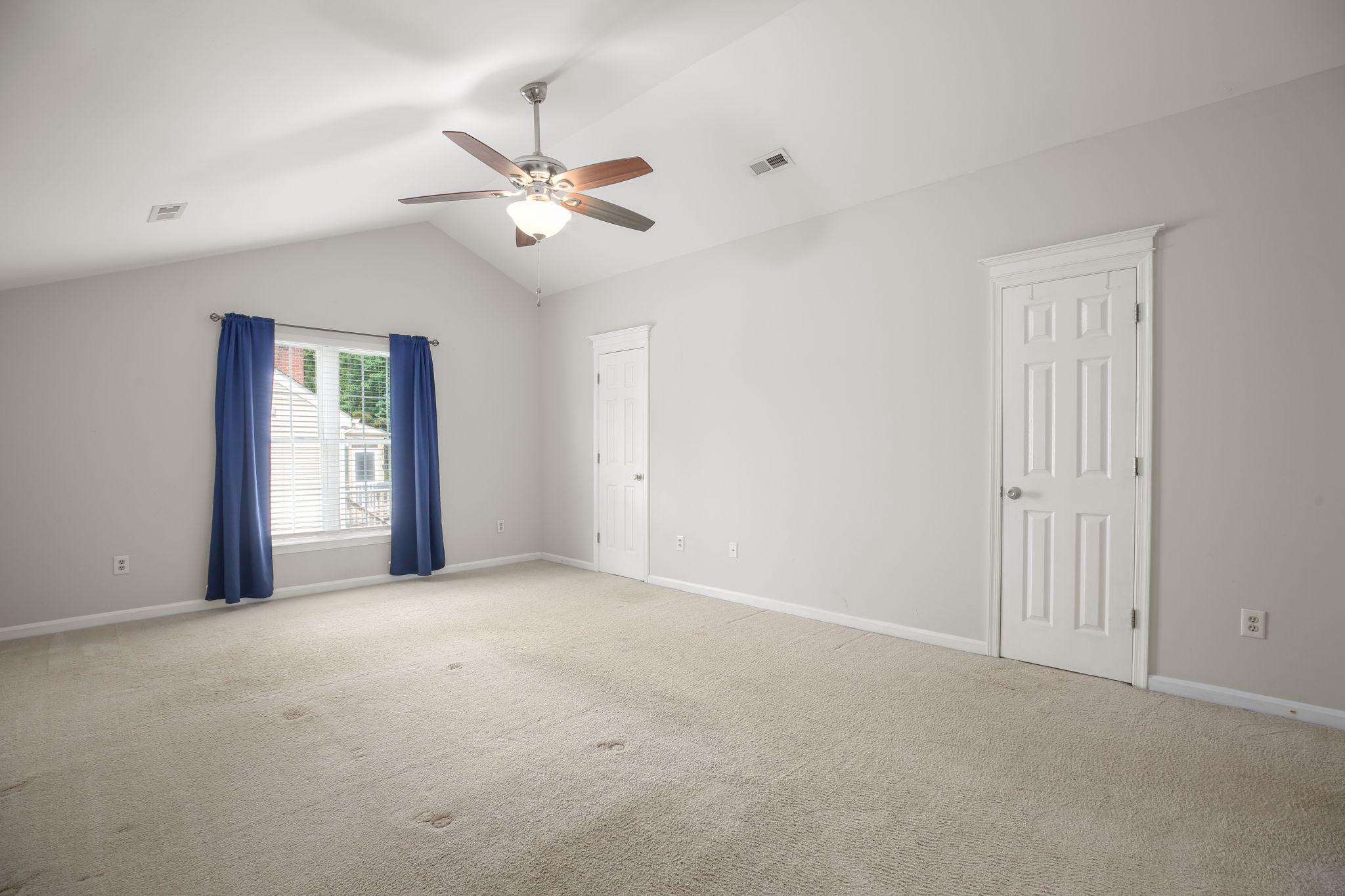 10205 N HAMPTON LANE