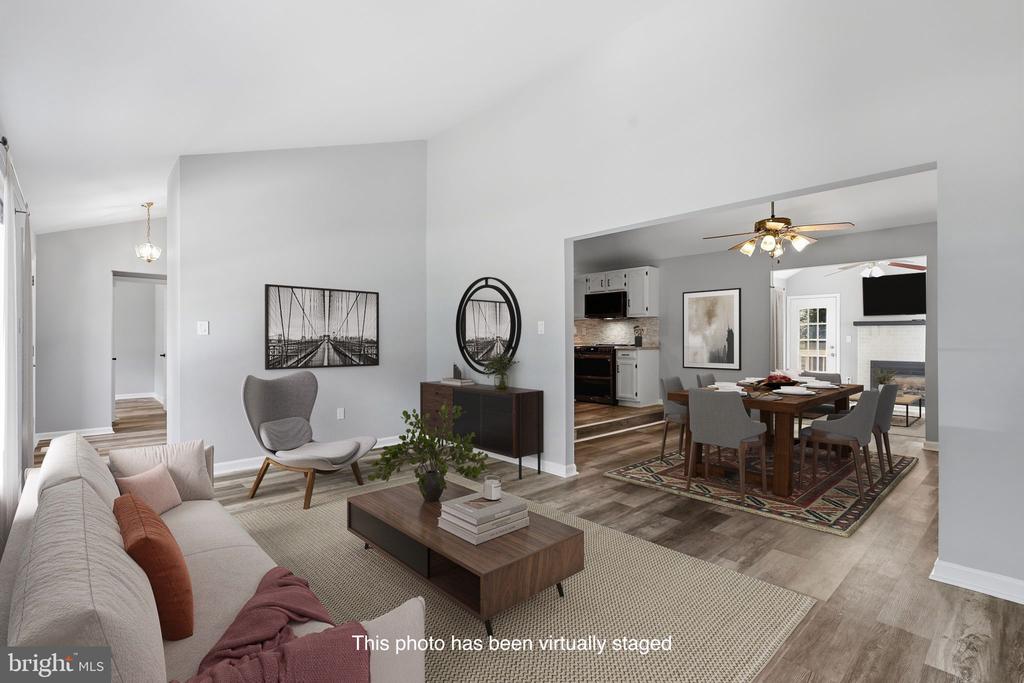 10422 HEATHER GREENS CIRCLE