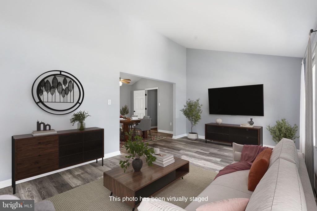 10422 HEATHER GREENS CIRCLE