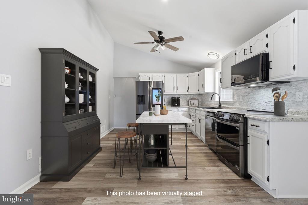 10422 HEATHER GREENS CIRCLE