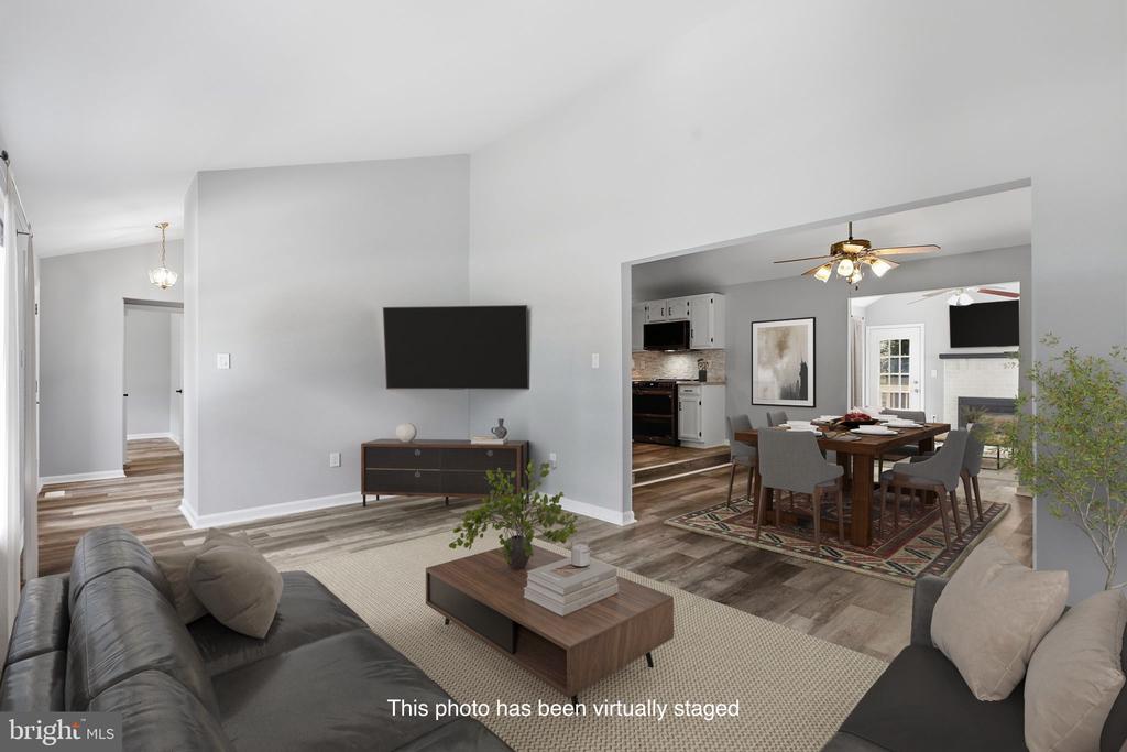 10422 HEATHER GREENS CIRCLE