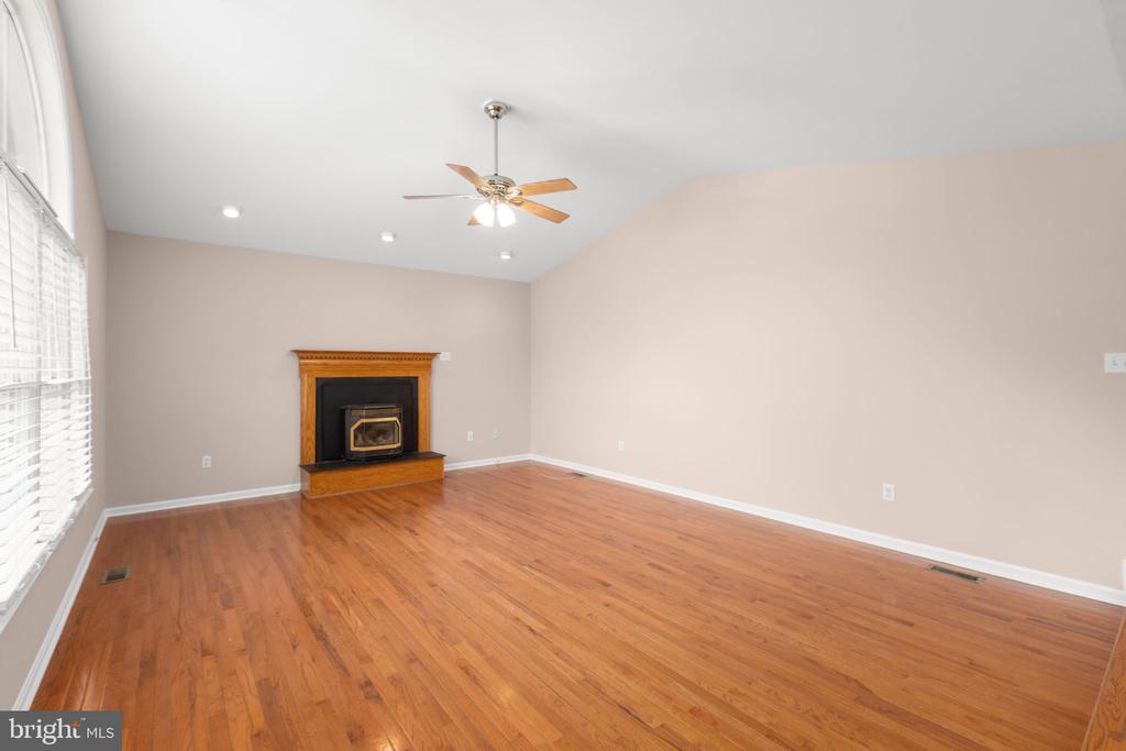 9903 WOODBURN COURT