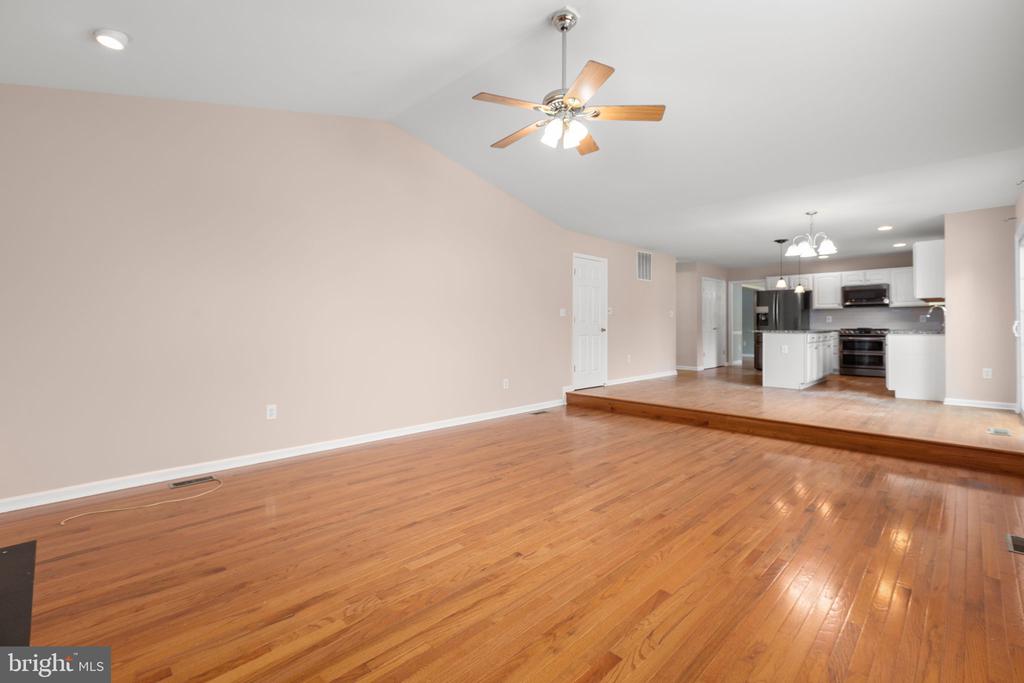 9903 WOODBURN COURT
