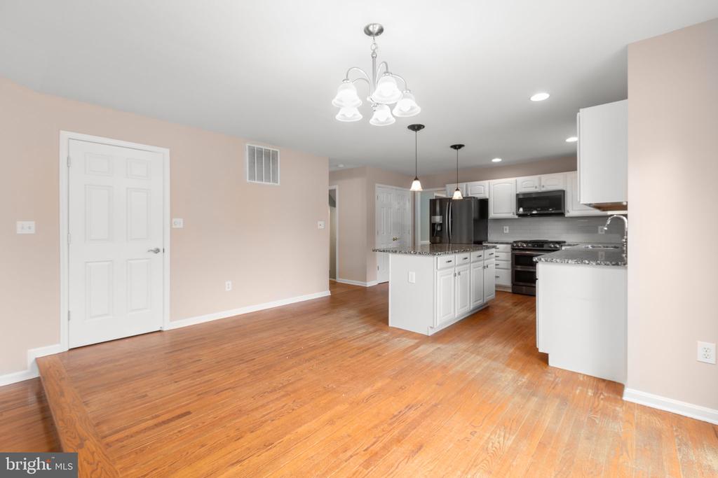 9903 WOODBURN COURT