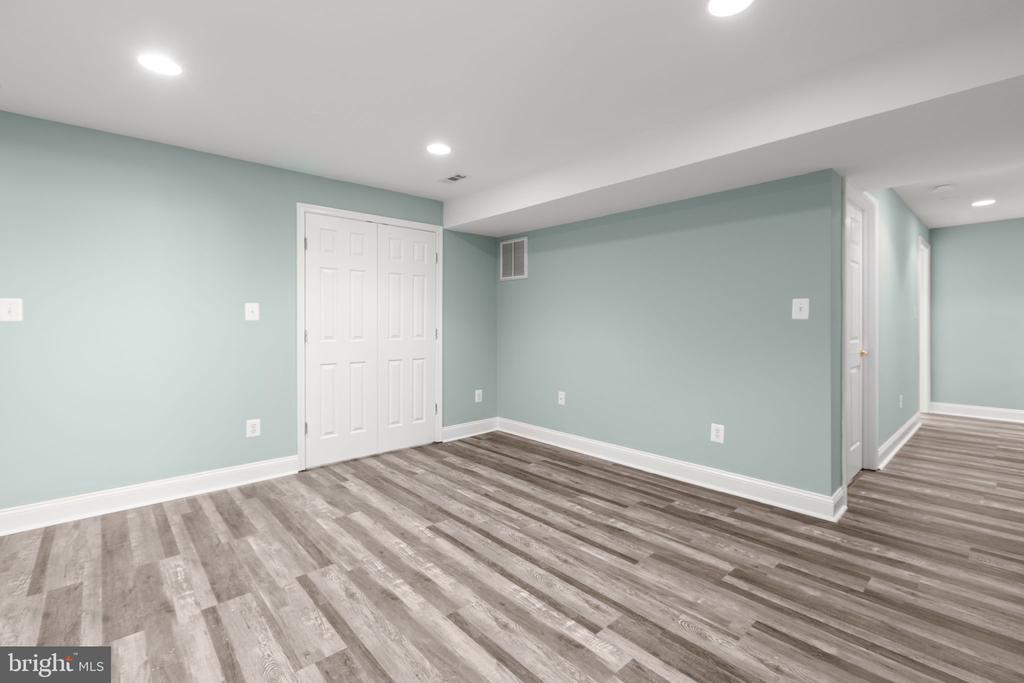 9903 WOODBURN COURT