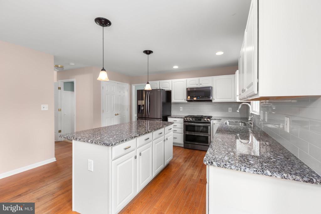 9903 WOODBURN COURT