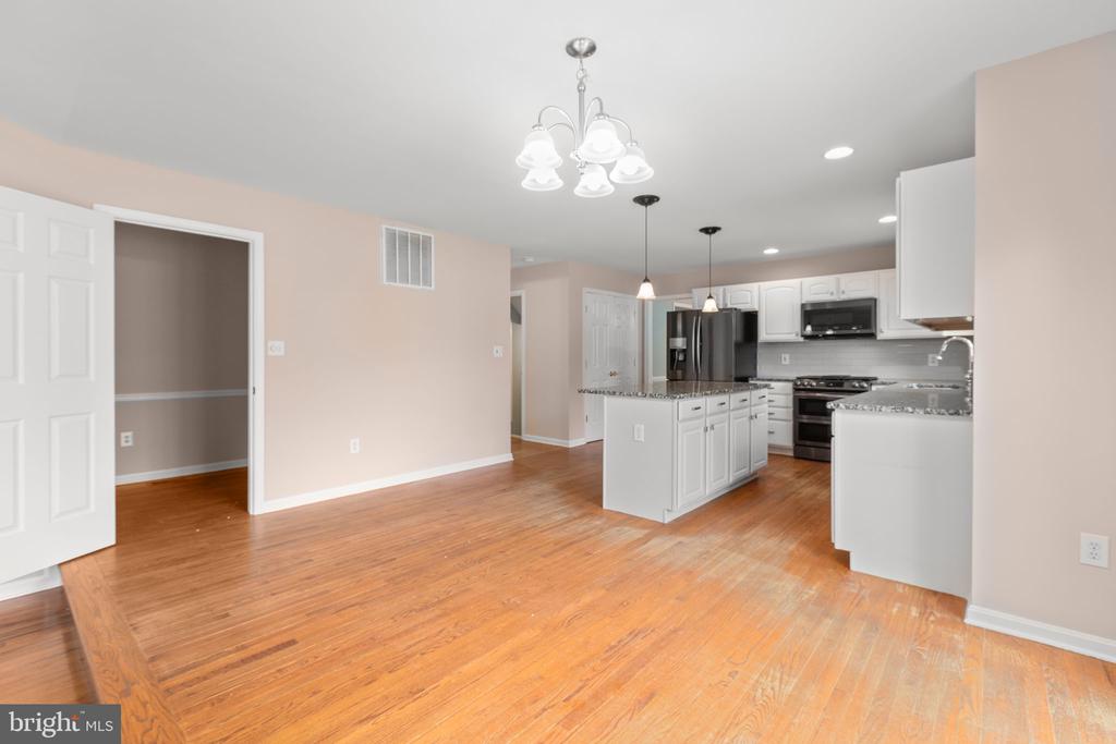 9903 WOODBURN COURT