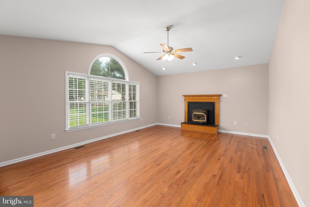 9903 WOODBURN COURT