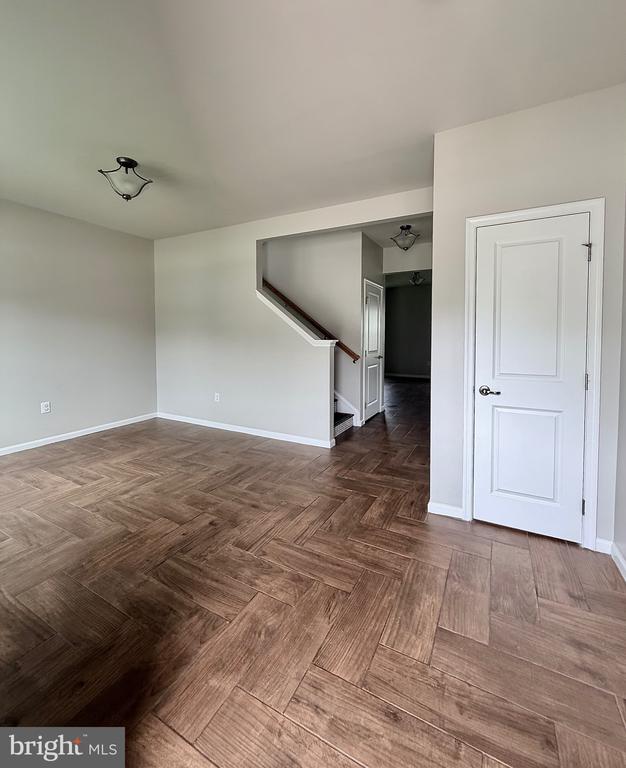 9411 WOOD CREEK CIRCLE