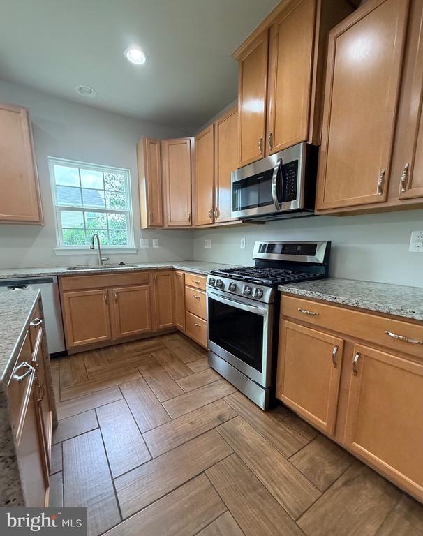 9411 WOOD CREEK CIRCLE