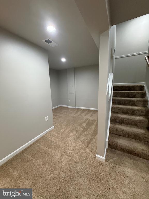 9411 WOOD CREEK CIRCLE