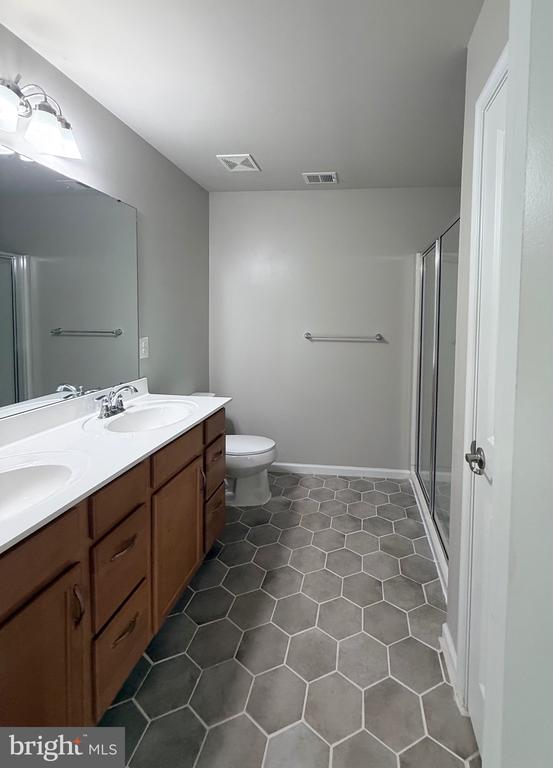 9411 WOOD CREEK CIRCLE