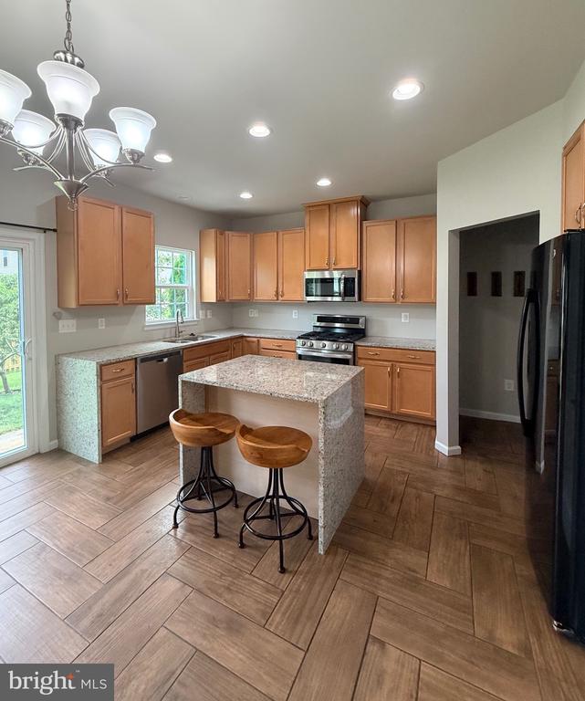 9411 WOOD CREEK CIRCLE