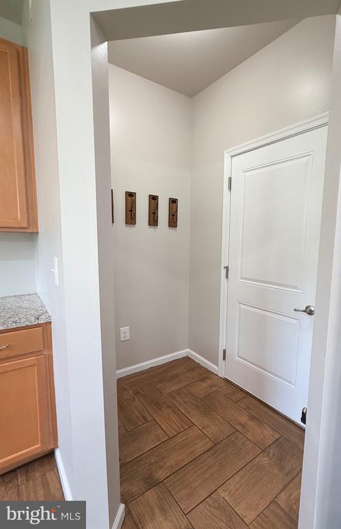 9411 WOOD CREEK CIRCLE