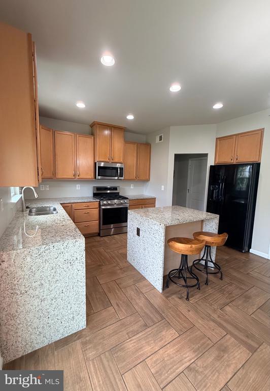9411 WOOD CREEK CIRCLE