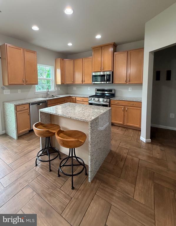 9411 WOOD CREEK CIRCLE