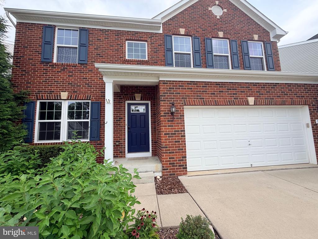 9411 WOOD CREEK CIRCLE