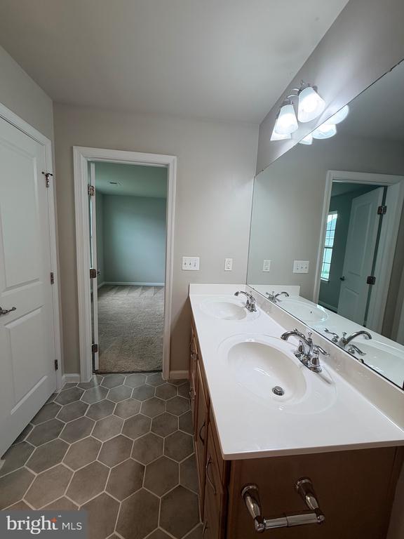 9411 WOOD CREEK CIRCLE