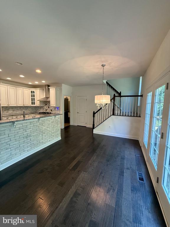11621 PINE HOLLOW LANE
