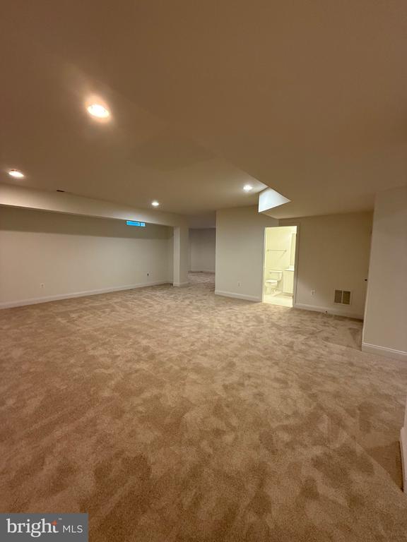 11621 PINE HOLLOW LANE