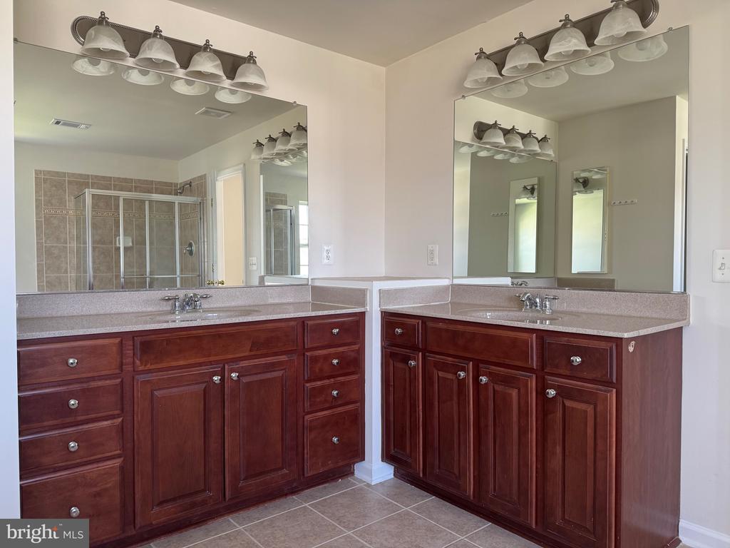 9719 INKWOOD DRIVE