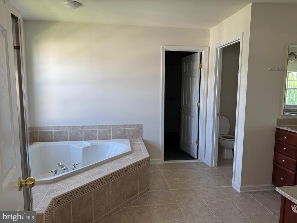 9719 INKWOOD DRIVE