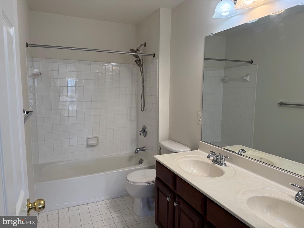 9719 INKWOOD DRIVE