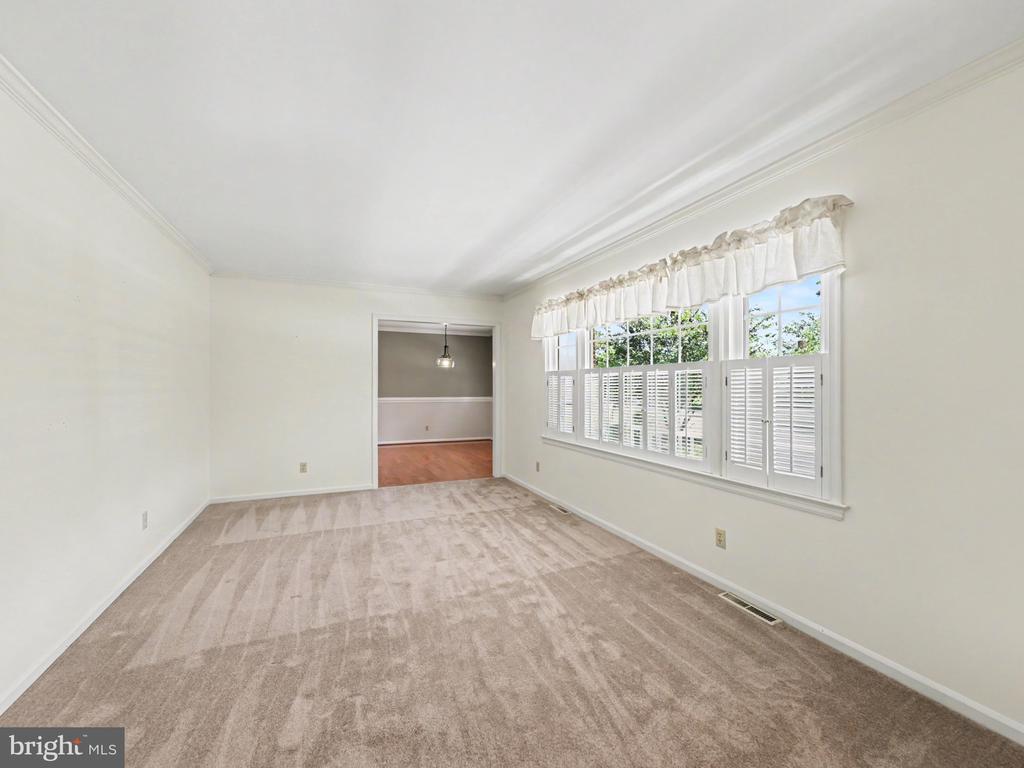 313 LAUREL AVENUE