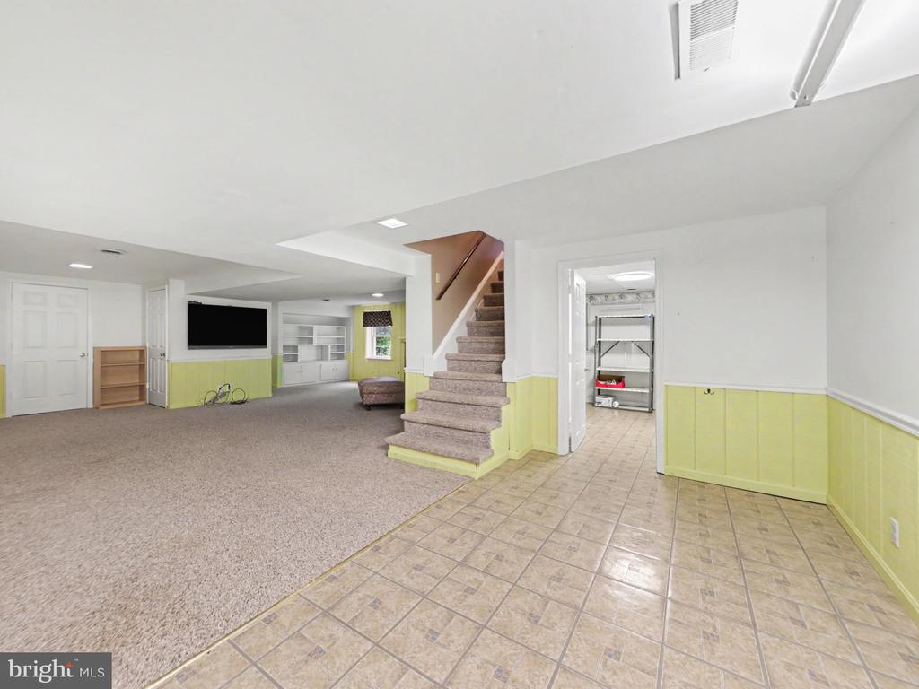 313 LAUREL AVENUE