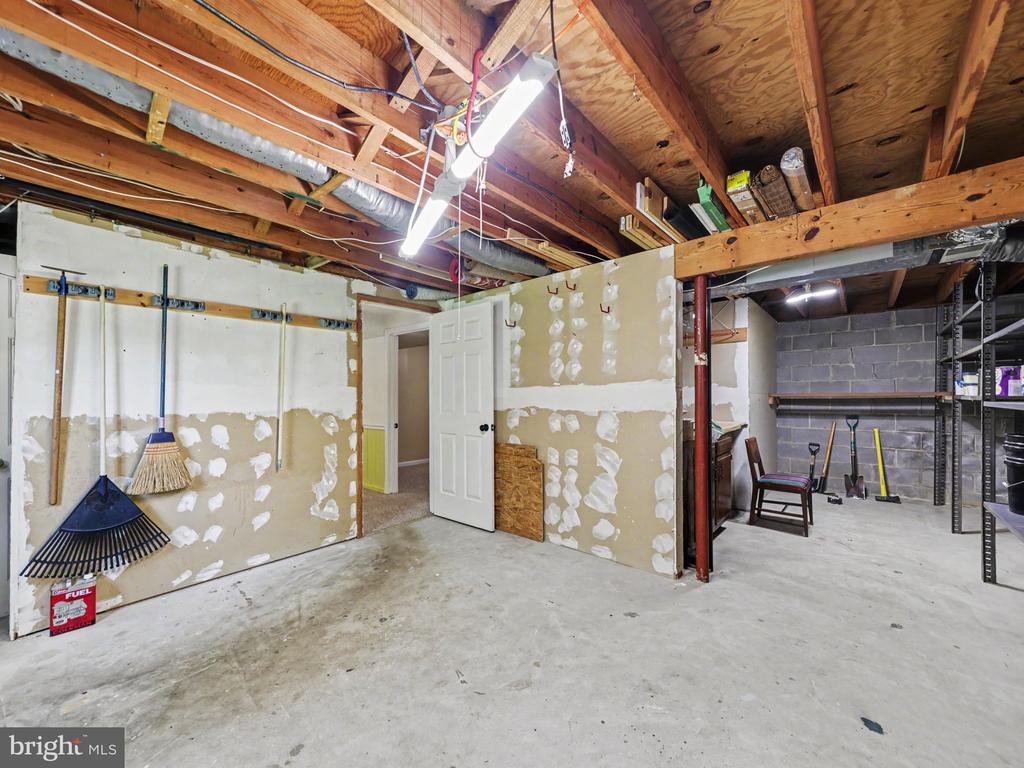 313 LAUREL AVENUE