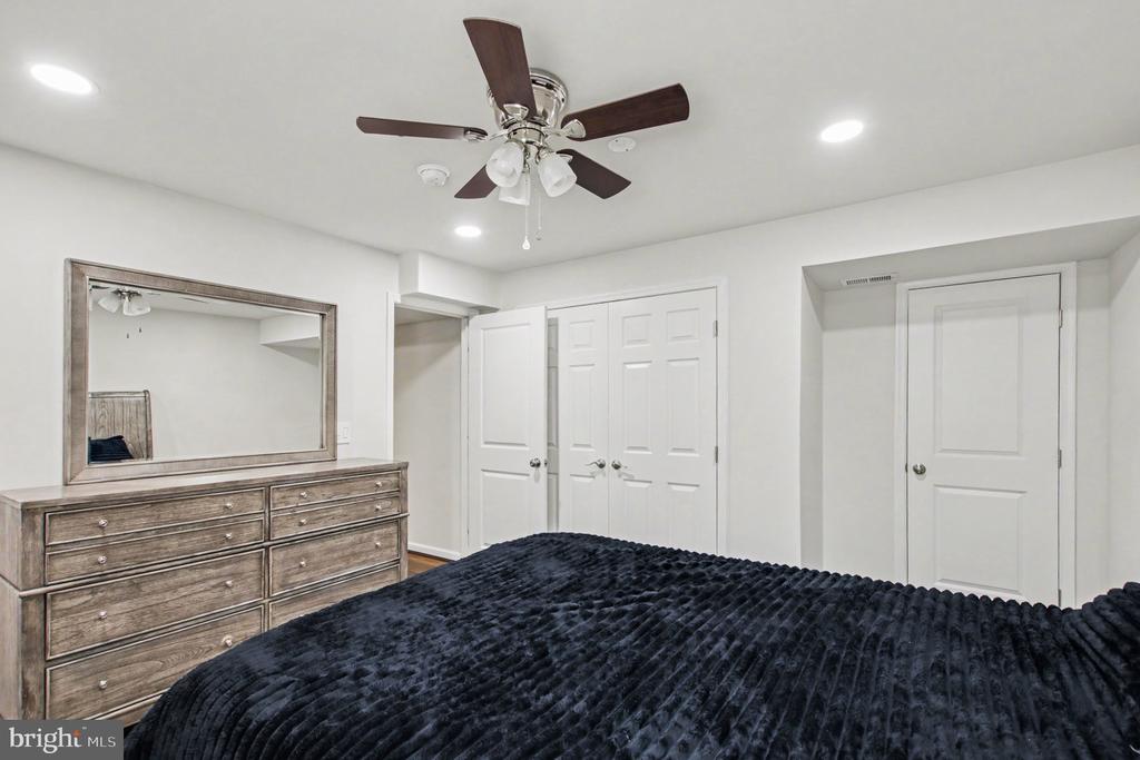 9510 HILLCREST DRIVE