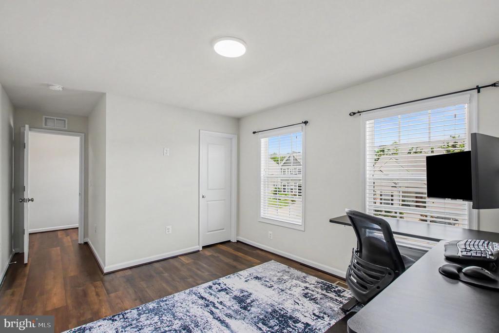 9510 HILLCREST DRIVE