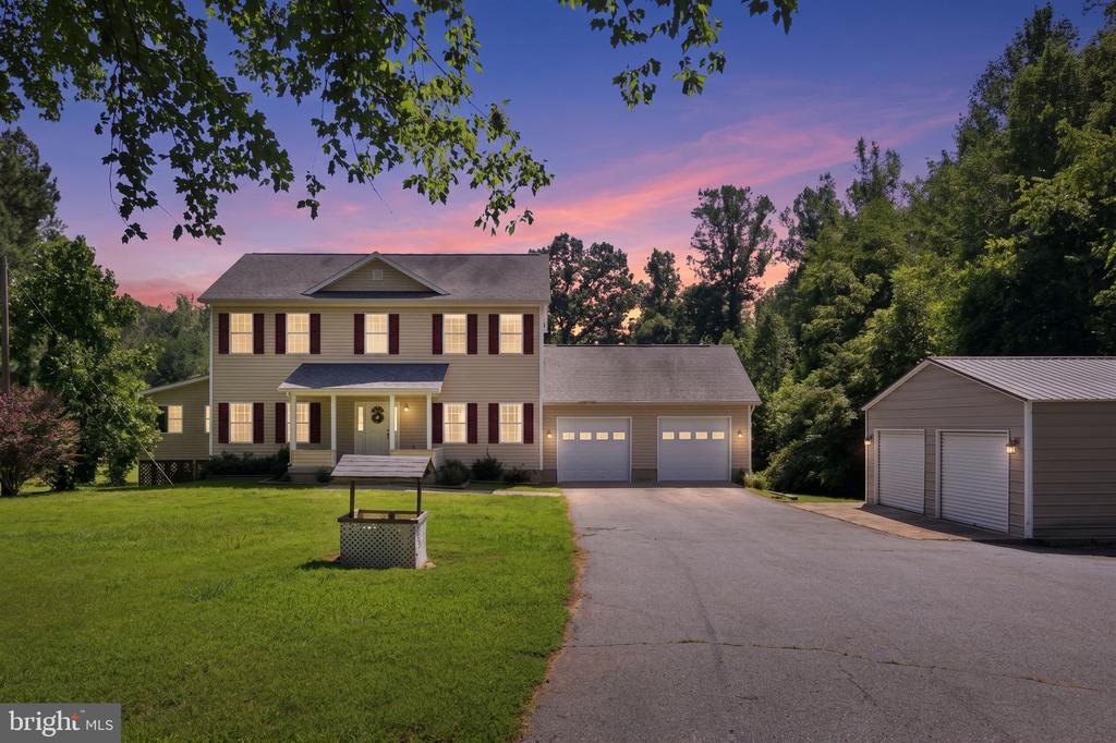 8020 ROBERT E LEE DRIVE