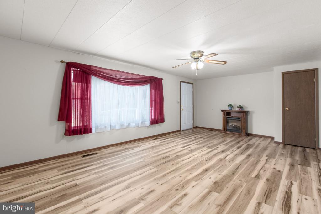 12605 WESLEY DRIVE