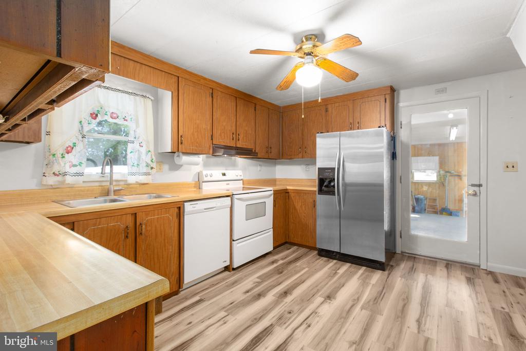 12605 WESLEY DRIVE
