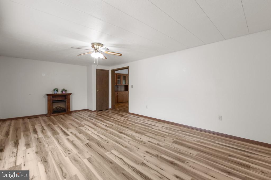 12605 WESLEY DRIVE