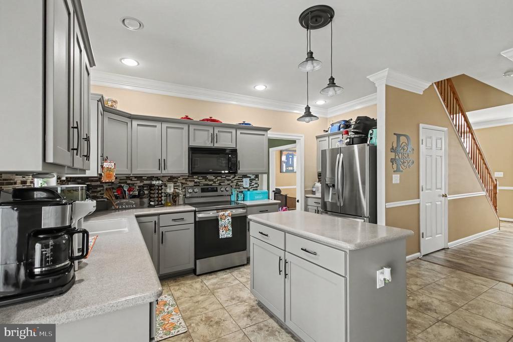 6803 BALDWIN COURT