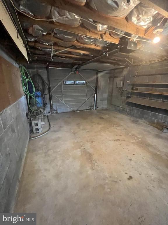 4906 HOOD DRIVE