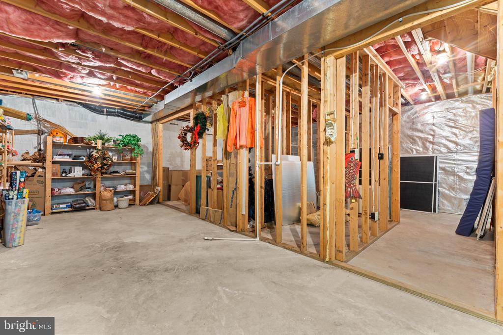 10037 ALTAMONT CIRCLE