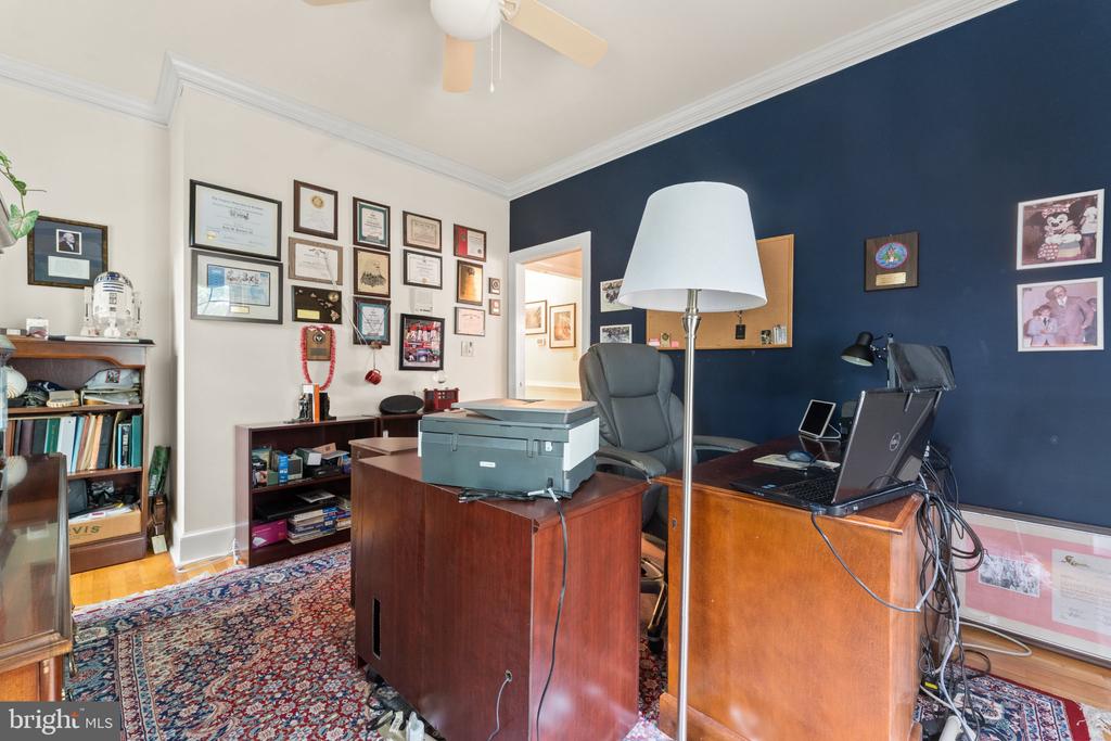 10037 ALTAMONT CIRCLE