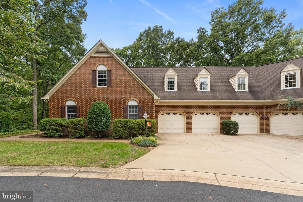 10037 ALTAMONT CIRCLE