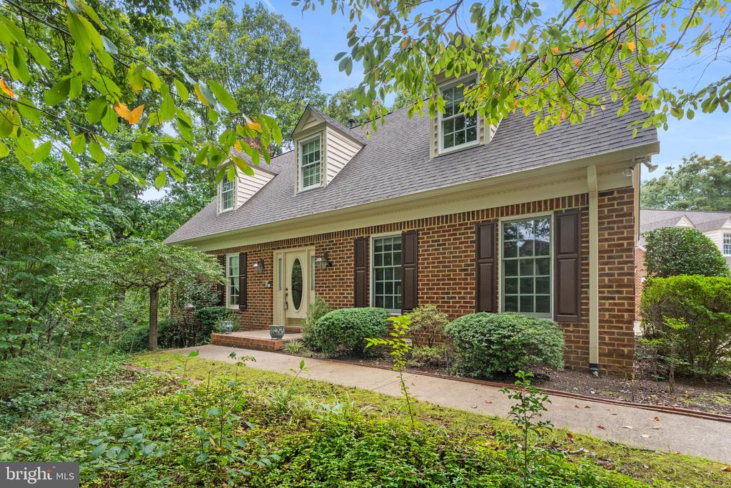10037 ALTAMONT CIRCLE