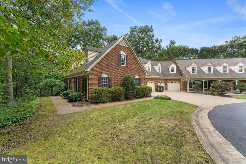 10037 ALTAMONT CIRCLE