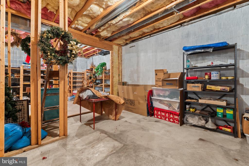 10037 ALTAMONT CIRCLE